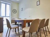 Charming apartment 3 bedrooms, 5 minutes walk from lake and train station Hotels in Lecco