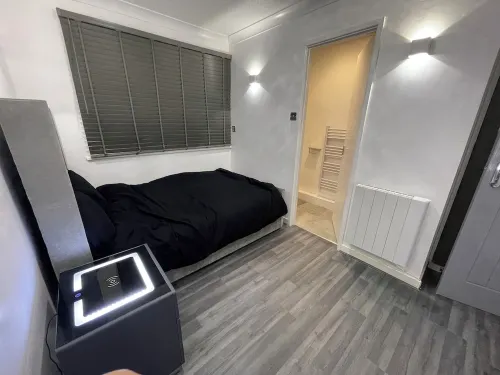 Newly Refurbished Modern 2 Bedroom Flat Hotels in Felixstowe