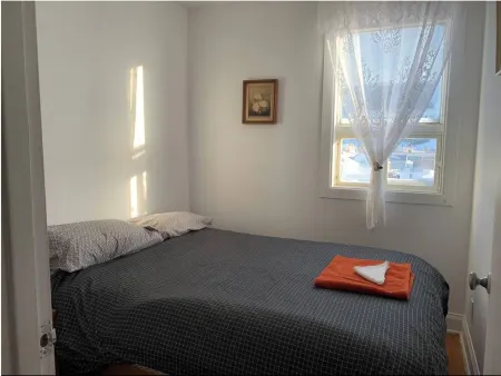 The blue house at the foot of the mountains Отели в г. Мюрдошвиль