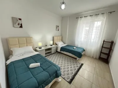 2-bedroom apartment in lovely Shkodër with WiFi, AC Các khách sạn ở 