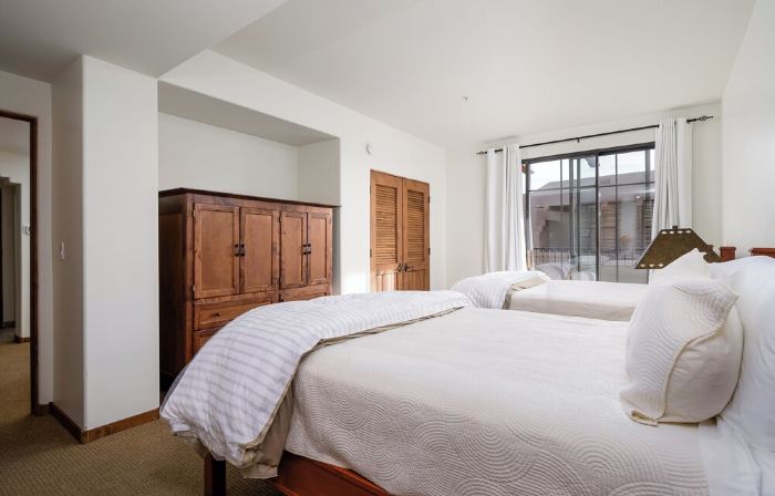 Overlooks Golf Course a 2-bedroom condo in gated community, Carefree