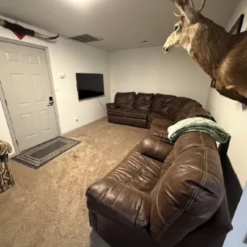 Enjoyable 2-bedroom condo with AC / Heat in charming Downtown Beaver