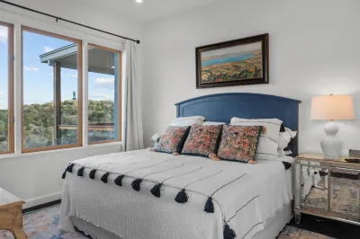 Sage Rock, a beautiful guesthouse in the heart of Fredericksburg wine country. Hotel in zona Hill Country Miniatures Museum