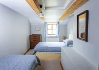 Gorgeous spacious converted barn perfect for families with large garden.