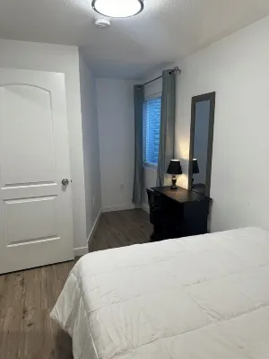 Charming walkout basement in a beautiful Murphy Creek Golf course neighborhood. Hotels near Aurora Reservoir