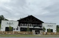Walk to Muirfield – Backyard Pavilion, 2 Fire Pits for Ultimate Relaxation!