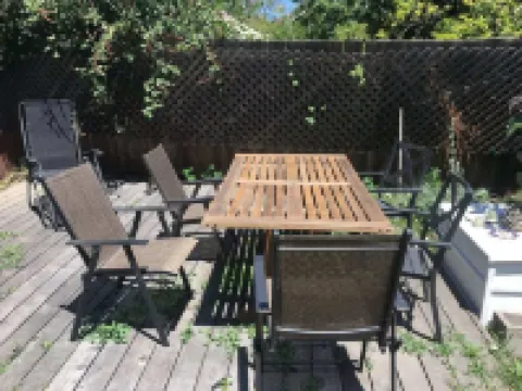 Beautiful 2BR Open Floor Plan Apt, Garden & Sauna