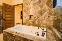 Ocho Rios/Tower Isle Queen Jacuzzi Suite w/balcony/Pool/Opt. Private Chef