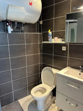 Ideal location Отели в г. Бандоль