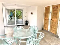 Utila slumber party suite sleeps up to 12!