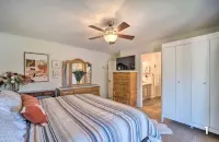 Spacious 5-bedroom house with WiFi, AC in charming lake community in Westminster