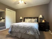 Charming 3-bedroom Country Cottage in Beautiful Brownsburg, IN! Hotels in Lincoln Township