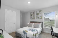 Vibrant Studio near Eastern Florida State College!