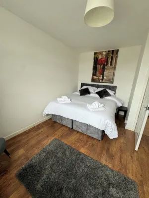 Tranquil Top-Floor Family Haven! Hotels in Fairwater