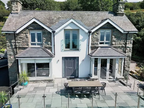 Aelfor Hotels in Llanfair