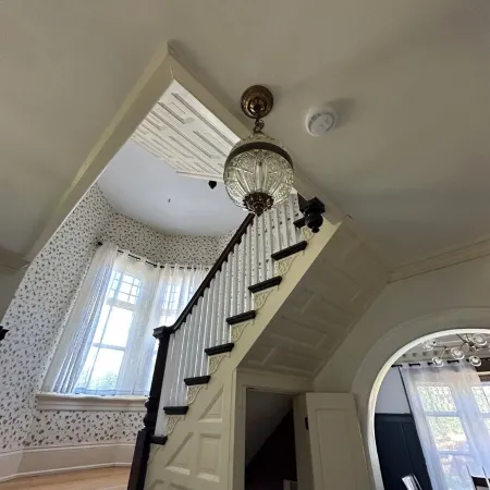 The Grand Rapidian- Historic 4-bedroom House with Fenced in Yard! Pet Friendly!