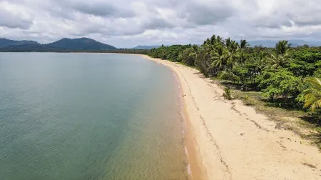 Luxury Absolute Beachfront and Pet friendly!