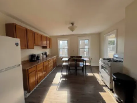 Seaside Stay in Historic Warren