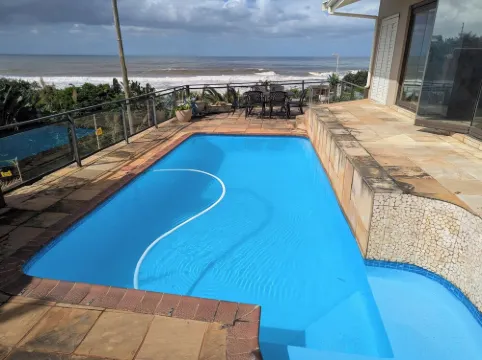 Charming Beachfront Retreat: Spacious 7-bedroom villa in delightful Margate