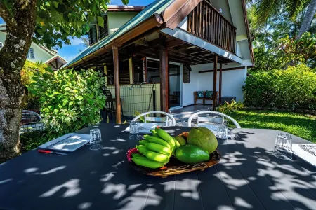 Toahere Beach House - Beachfront - Pool - Pontoon