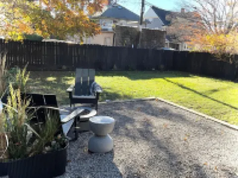 Modern Comfort in the Heart of Cherry Hill 鄰近DeVos Place的酒店