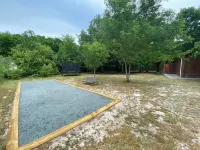 Chalet 10min from the ocean on large wooded grounds! Ideal for families!