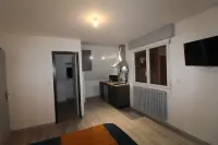 STUDIO EAST private kitchen and bathroom wc Hotels in Loudeac