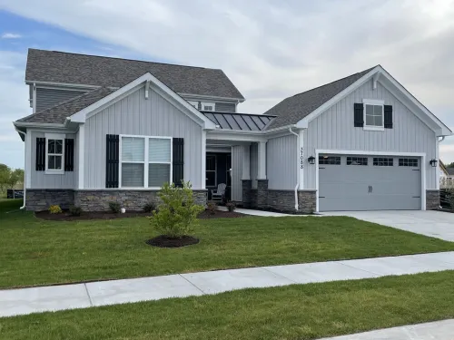 5BR 3 BA Sleeps 12 Comfortably 4 Mi to Bethany with shared pool/amenities