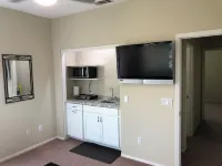 Cozy 1-bedroom with AC and WiFi in charming Lancaster.