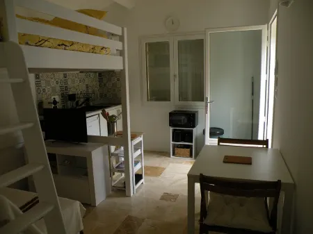 Mazet with pool 6kms from Uzes