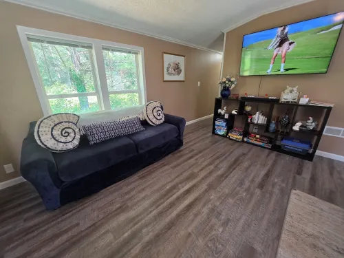 3Br & 2BA Home, King, 2.7 mi to Airport