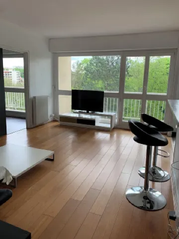 T2 apartment in Saint germain en Laye near RER station ideal for visiting Paris Hotels in Saint-Germain-en-Laye