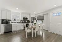 Modern Cozy Retreat Hotels in Clawson