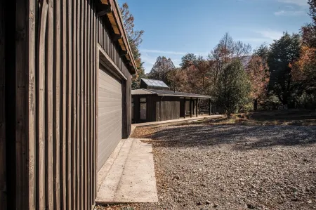 House with Forest and Hot-Tub in Malalcahuello near Corralco