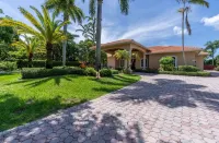 Private Villa • Pool & Waterfall - Wi-Fi