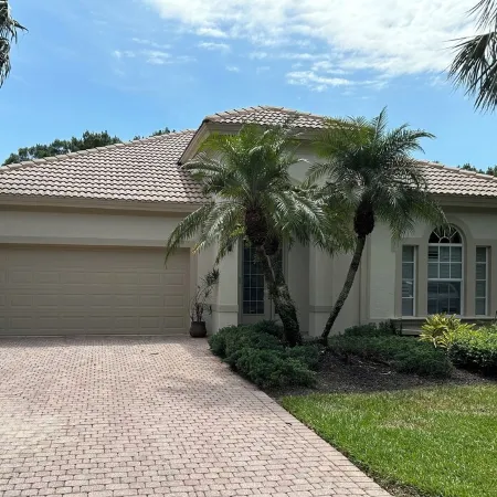 Charming 2-bedroom house with WiFi, AC in fabulous Bonita Springs Отели в г. Истеро