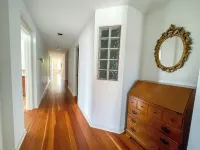 ~Mica Inn~ Downtown Spacious Retreat Above a Vintage/Coffee Shop...dog friendly! Hotels in Kenosha