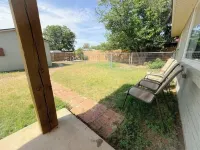 Texan delight- 6 bed house/large yard/streaming!