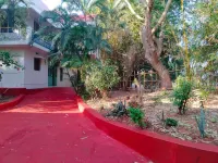 Charming 4-bedroom villa with AC and WiFi in enchanting Bommayapalayam Peaceful,