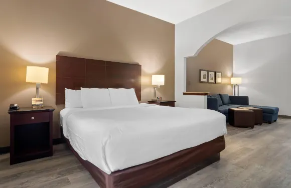 米利奇維爾舒適全套房酒店