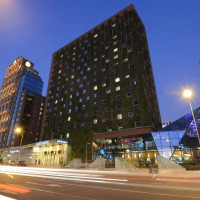 InterContinental Hotels SANTIAGO by IHG テアトロ・カウポリカン周辺のホテル