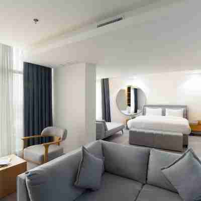 Plaza Athenee Hotel Rooms