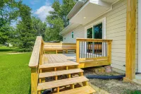 Rock Hall Retreat w/ Balcony Near Park & Marina! - 3-Star