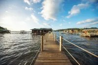 Beautiful 2 Bedroom-2 Bathroom OverWater Villa in Bastimentos, AC & Wifi