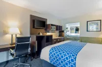 Suburban Studios Verona - Staunton North - Pools