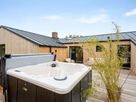 "Gunny" - 500m to the Fjord Отели в г. Ho