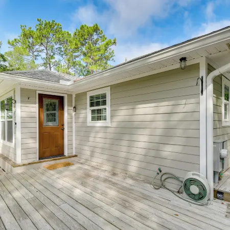 Hawthorne Vacation Rental w/ Access to Cue Lake