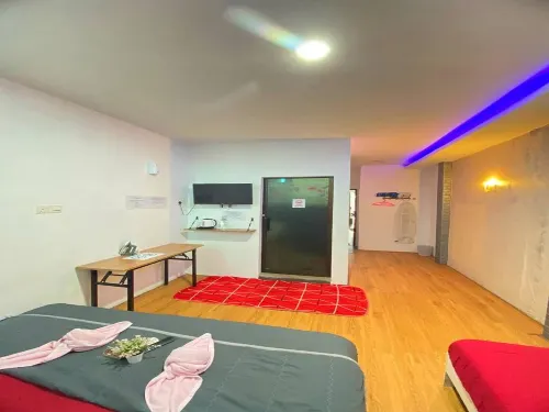 Pine Boutique Hotel Отели в г. Bota