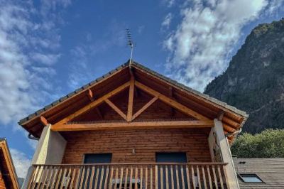 Superior Chalet #Lemasdoisans au Pied de l'Alpe d'Huez Via Bourg d'Oisans l'Etoile des Glaciers Photo