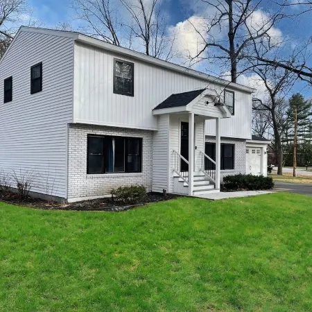 4 Bedroom Saratoga Home- Great For Long Stays! 🐎🛍🍴⛵️